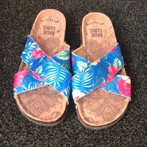 Mukluks Colorful Floral Sandals
